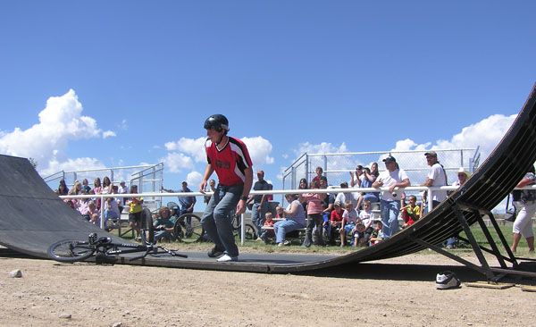 Lost a shoe in the crash. Photo by Dawn Ballou, Pinedale Online.