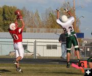 Incomplete Pass. Photo by Clint Gilchrist, Pinedale Online.