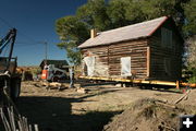 Move in progress. Photo by Dawn Ballou, Pinedale Online.