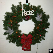 SAFV wreath. Photo by Dawn Ballou, Pinedale Online.