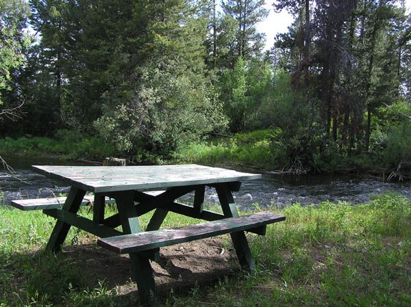Picnic by stream. Photo by Pinedale Online.