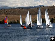 Around the start bouy. Photo by Clint Gilchrist, Pinedale Online.
