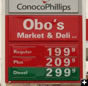 Cheapest gas in town. Photo by Dawn Ballou, Pinedale Online.