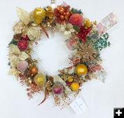 Mary Ann and Peg's wreath. Photo by Dawn Ballou, Pinedale Online.