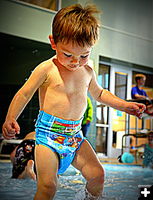 Gordy Likes to Splash. Photo by Terry Allen.