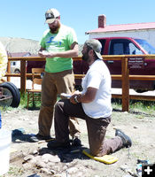BLM archaeologists. Photo by Dawn Ballou, Pinedale Online.