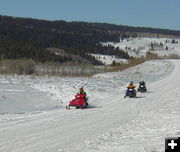 Snowmobiling the CDT. Photo by Pinedale Online.