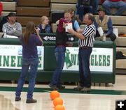 50-50 Raffle drawing. Photo by Dawn Ballou, Pinedale Online.