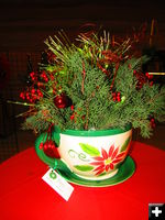 Holiday Arrangement. Photo by Dawn Ballou, Pinedale Online.
