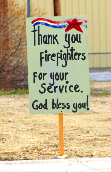 Thank you Firefighters. Photo by Dawn Ballou, Pinedale Online.