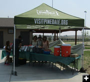 Welcome tent. Photo by Dawn Ballou, Pinedale Online.
