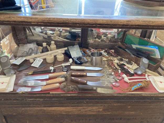 Green River Knives - Gift Shop. Photo by Dawn Ballou, Pinedale Online.